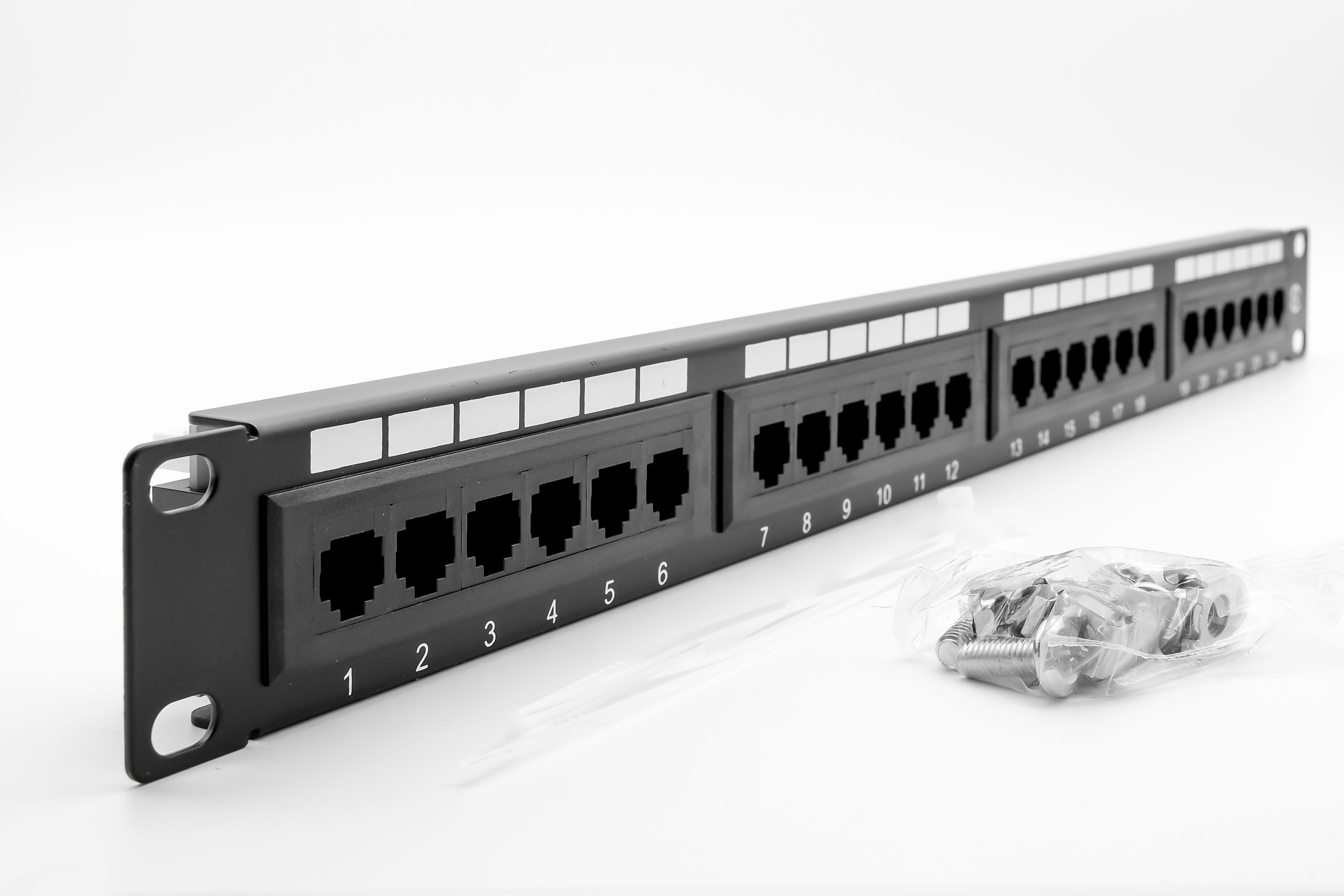 1U 19" 24 Port CAT5E Patch Panel (Dual Use) (UTP) - Netbit UK